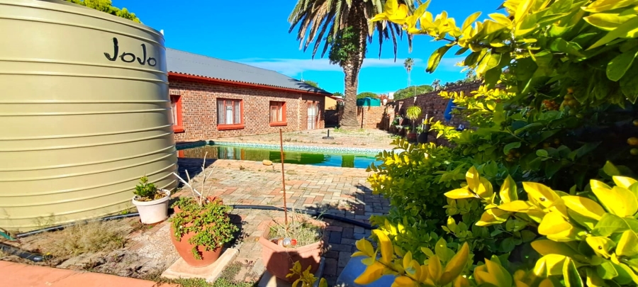 6 Bedroom Property for Sale in Noorsekloof Eastern Cape